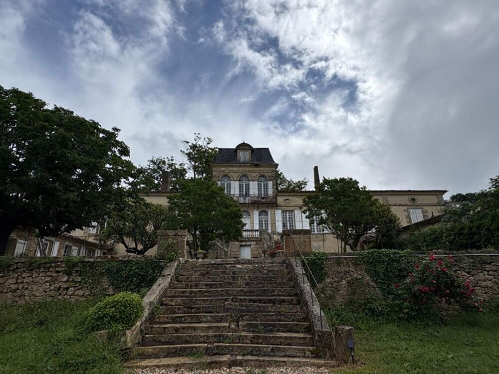UN CHEF-D'OEUVRE LOUIS XV À RÉINVENTER Château XVIIIe proche Langon