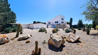  Propriété/château à vendre 9 pièces 299 m²
