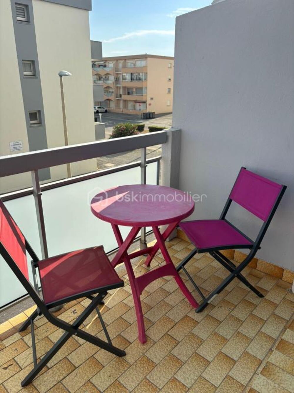 EXCLUSIVITÉ  PORT-LA NOUVELLE  À 250 M DE LA PLAGE  APPARTEMENT MEUBLÉ AVEC 2 BALCONS ET PARKING PRIVATIF