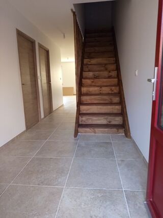  Appartement à louer 4 pièces 82 m²