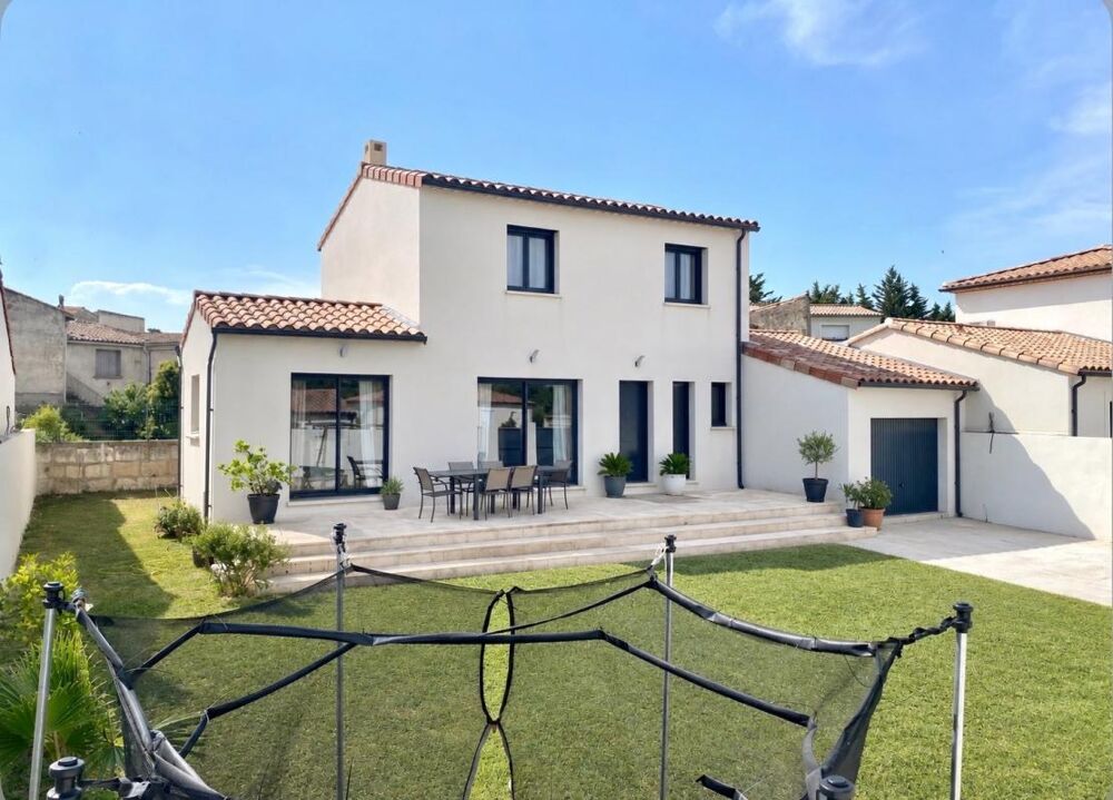 Villa récente 4 pièces avec jardin et garage, au calme