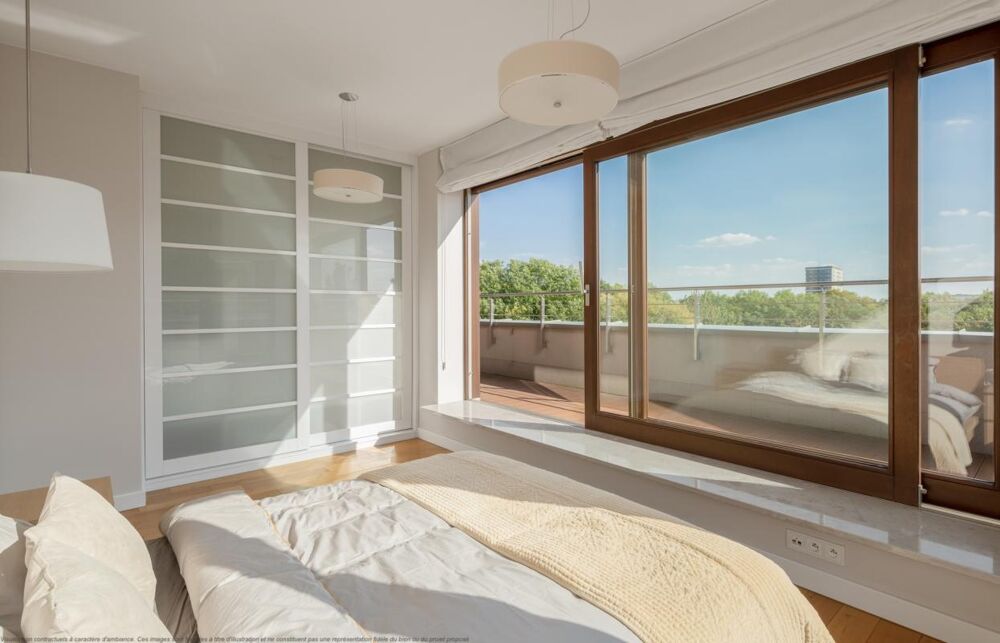 Vente Appartement APPARTEMENT 2 PIÈCES AVEC BALCON + PARKING - AU PIED DU PONT DE PIERRE ET DE STALINGRAD Bordeaux