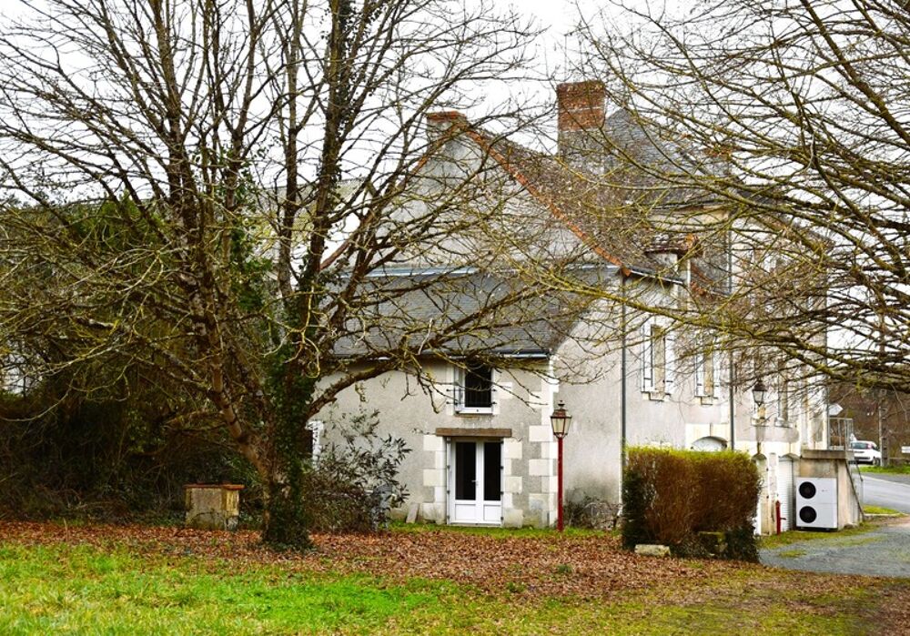 Vente Maison LE GRAND PRESSIGNY (Sud 37), belle maison de caractère composée de 3 logements indépendants et offrant 259 m² habitables pour 11 Le grand pressigny