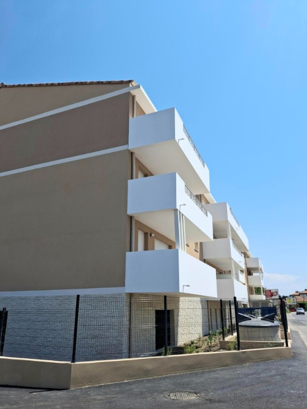 Location Appartement T4 NEUF avec balcon et parkings à CAVAILLON Cavaillon