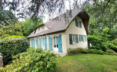   Magnifique pavillon de caractre sur un terrain plant et amnag de 1932 m2 Proprit/chteau - 7 pice(s) - 153 m
