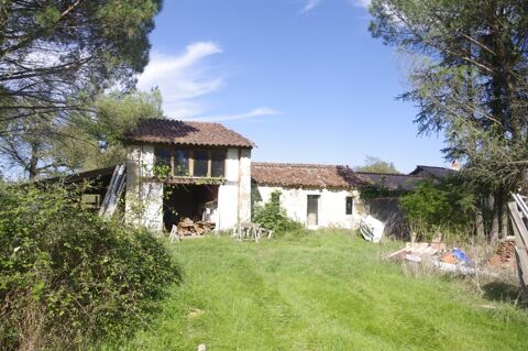   Maison en pierre � restaurer de 200 m�, 8 pi�ces � am�nager, terrain d'environ 3ha situ�e au calme � vendre Maison - 8 pi�ce(s) - 200 m�