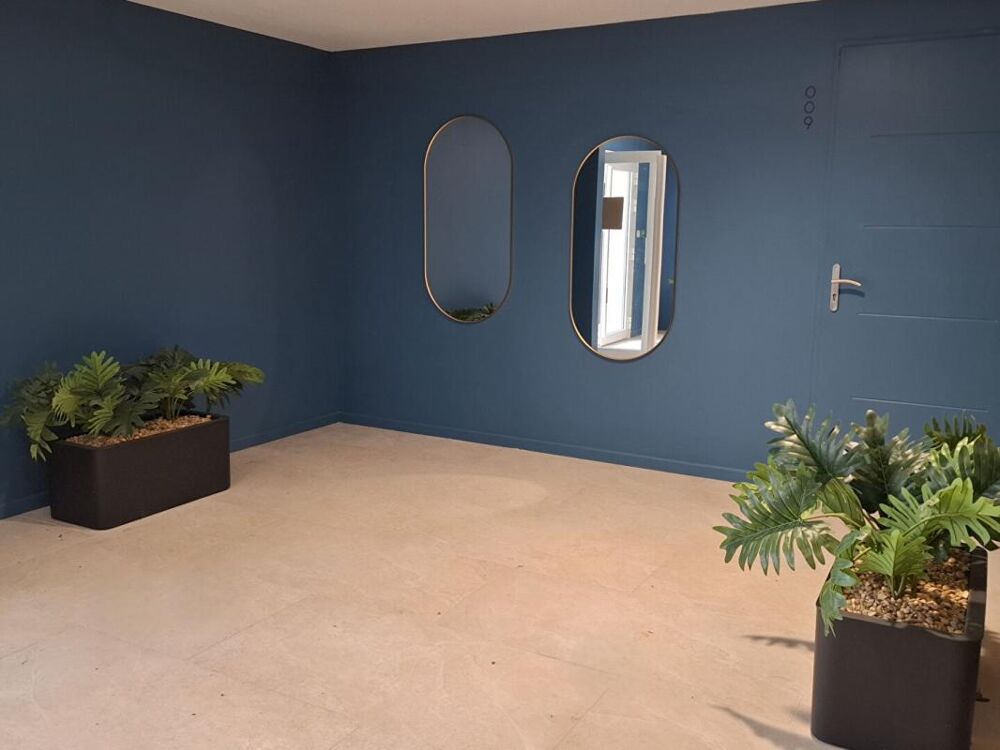 Saint-Christol (84), Appartement 68 m² T2, 1 balcon 15 m², 2 places de parking privatives, ascenseur, Fort potentiel 55 000
