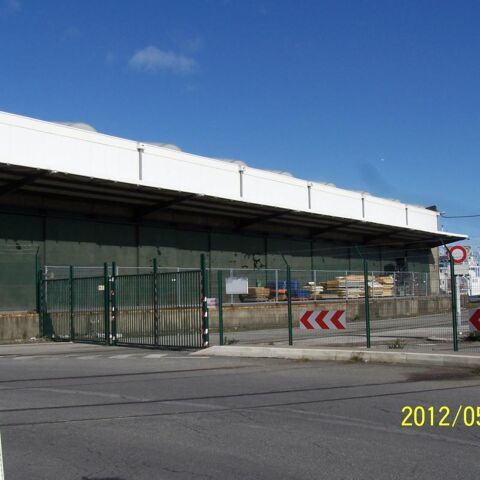 À louer - Entrepôt industriel de 3 200 m² en zone portuaire à Calais - Pas-de-Calais (62) 0 62100 Calais