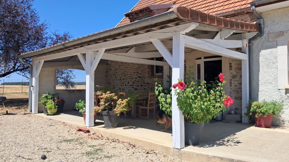 Vente Maison LE THOULT TROSNAY (51) à vendre superbe corps de ferme restauré sur un terrain clos de plus de 8600 m2 avec étang Le thoult trosnay
