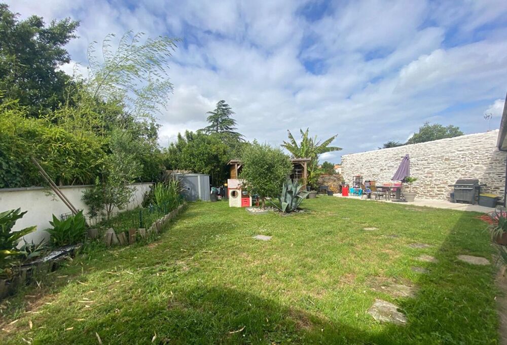 MAISON PLAIN PIED - 2 CHAMBRES - 44680 SAINTE PAZANNE - BUDGET 233 000 HAI