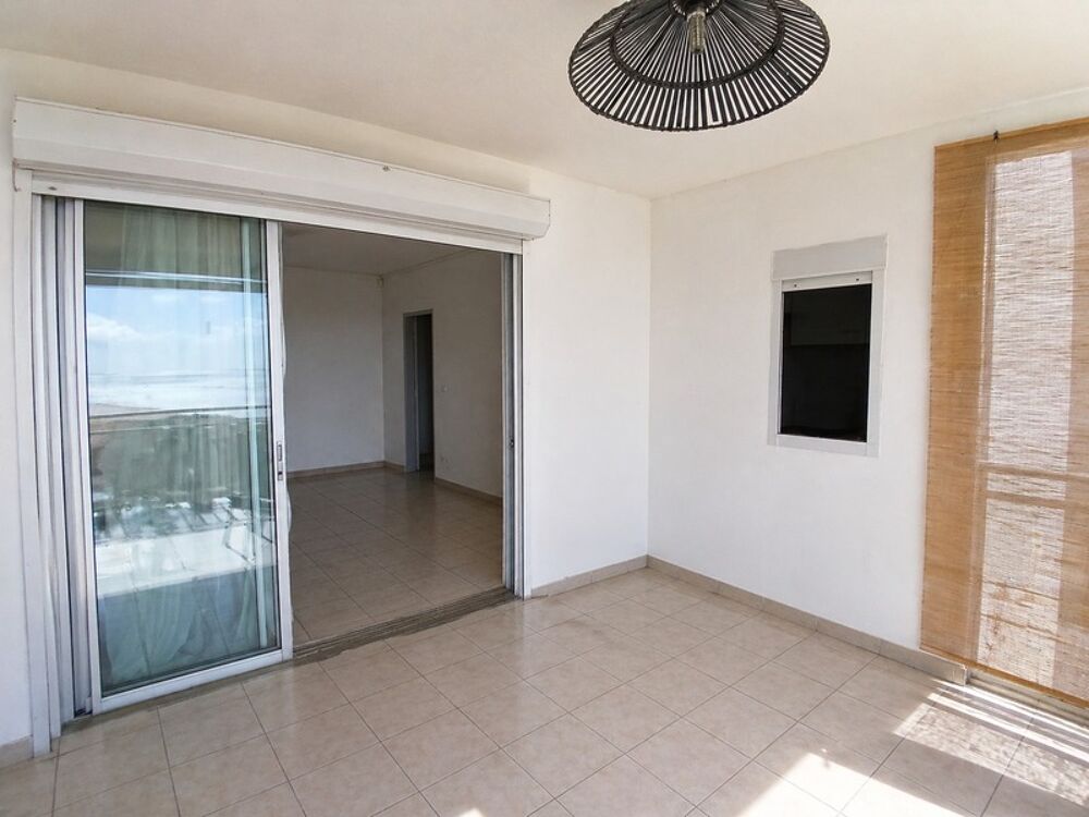 A VENDRE T2 RARE AVEC GRANDE TERRASSE VUE MER SCHOELCHER (972)