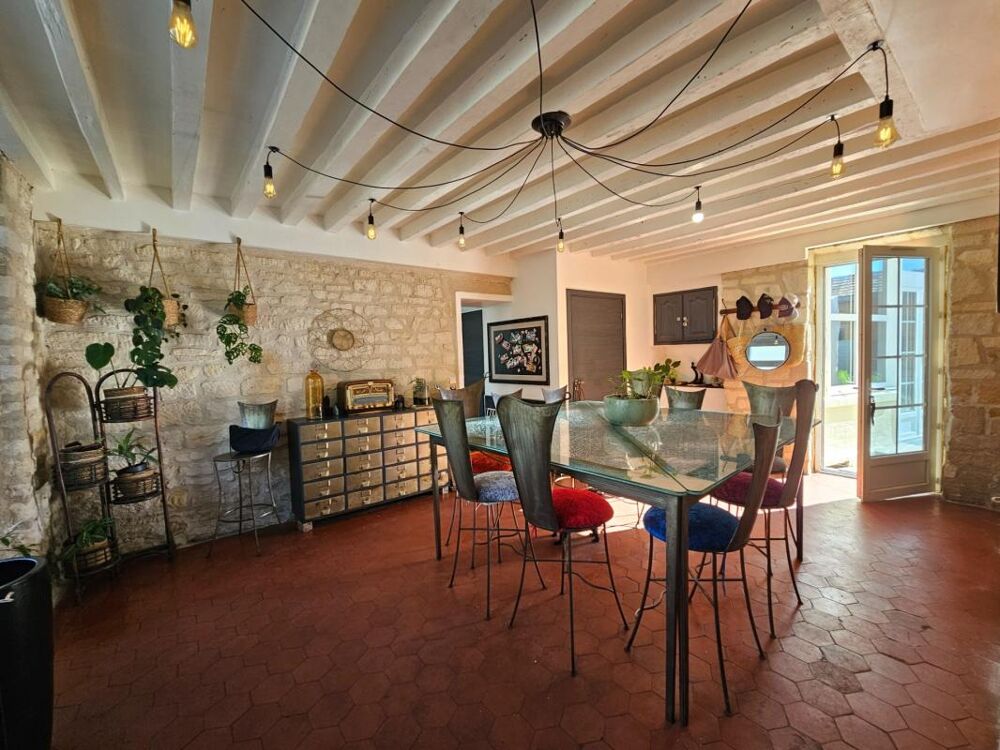 Vente Maison NESLES-LA-VALLÉE - DEMEURE DE CARACTÈRE, 4 CHAMBRES DONT 3 SUITES PARENTALES Nesles la vallee