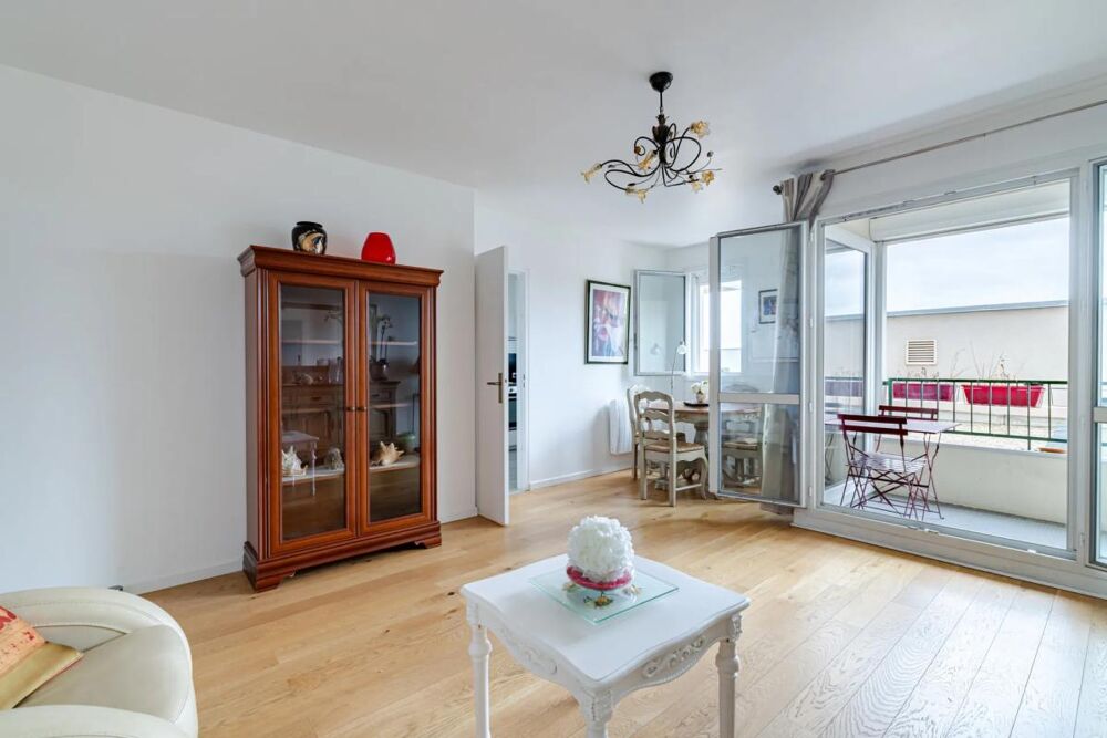 Appartement de 4 pièces de 78 m² Montmorency plein centre avec double Box