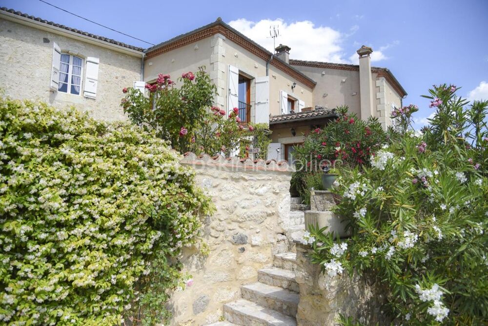 Ensemble immobilier de caractère en pierres 490m² avec activité locative rentable