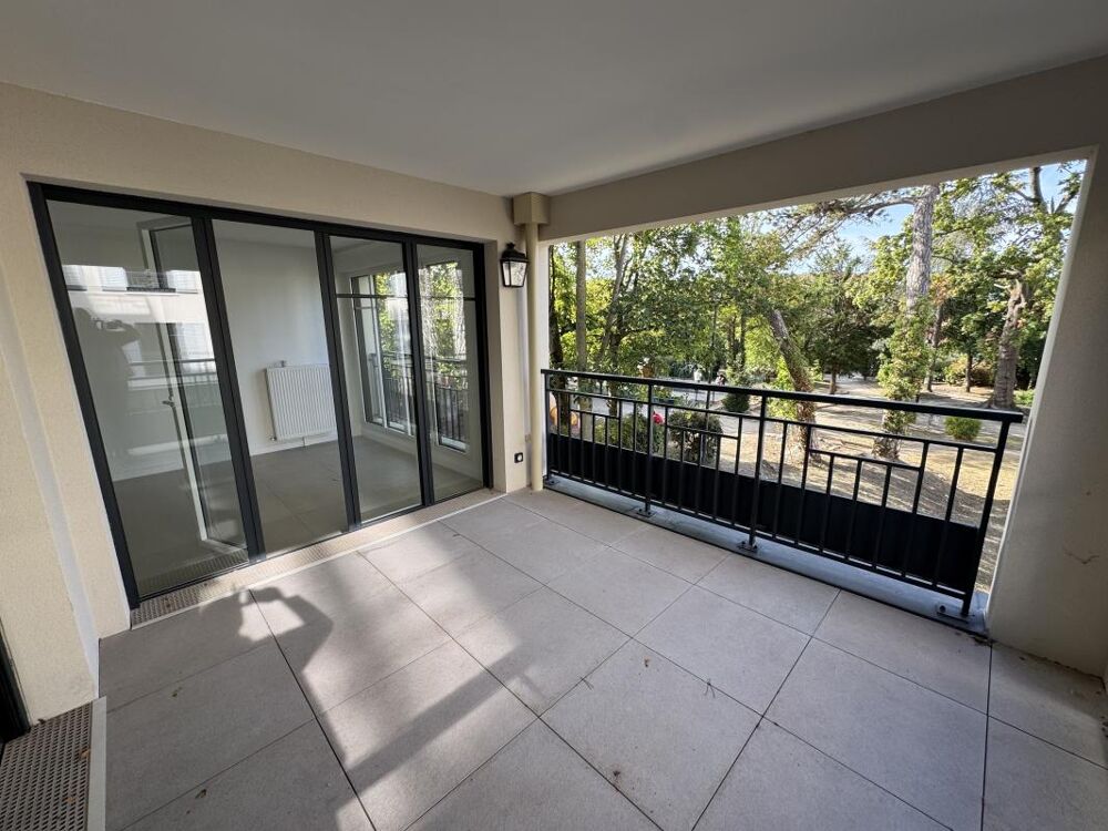 ** 4 PIECES NEUF - VUE PARC - 2 BALCONS + 2 Parkings