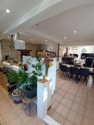  Maison  vendre 6 pices 230 m