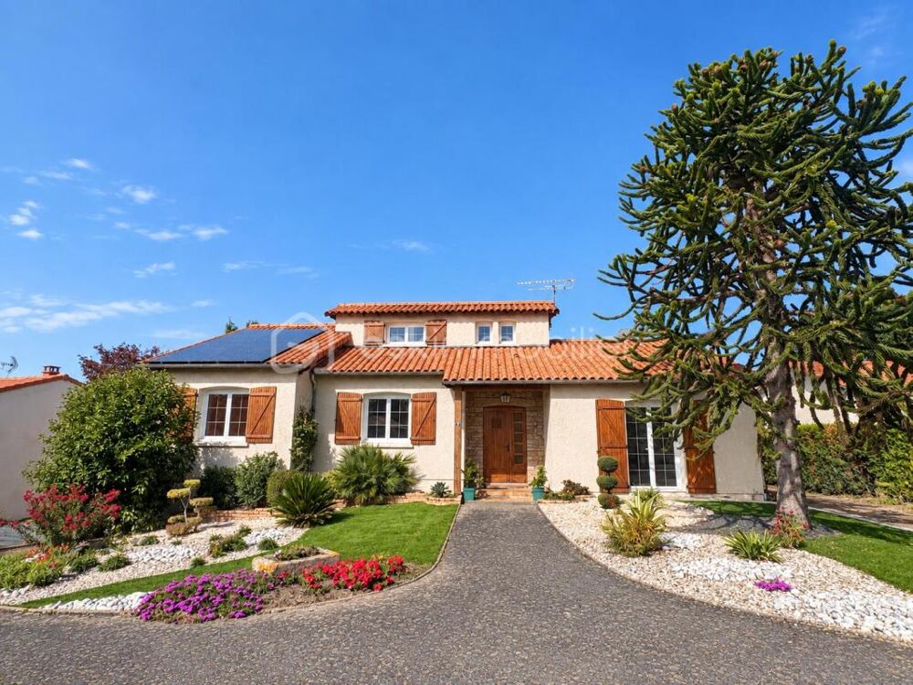 Maison familiale de 142 m² avec sous-sol de 125 m²  Saint-Léger-sous-Cholet