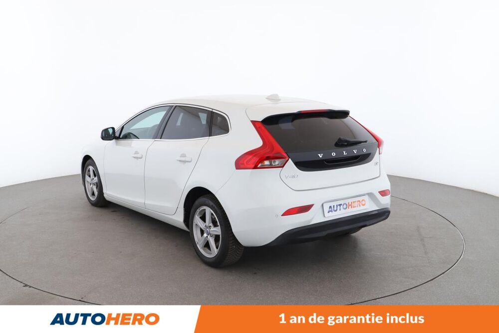 V40 1.6 D2 Momentum 115 ch 2015 occasion 92130 Issy-les-Moulineaux