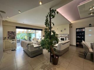  Maison  vendre 8 pices 211 m