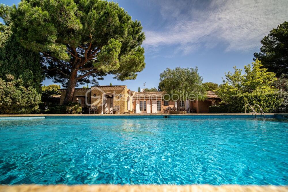 � vendre  Propri�t�/ch�teau La Cadi�re-d'Azur (83740)