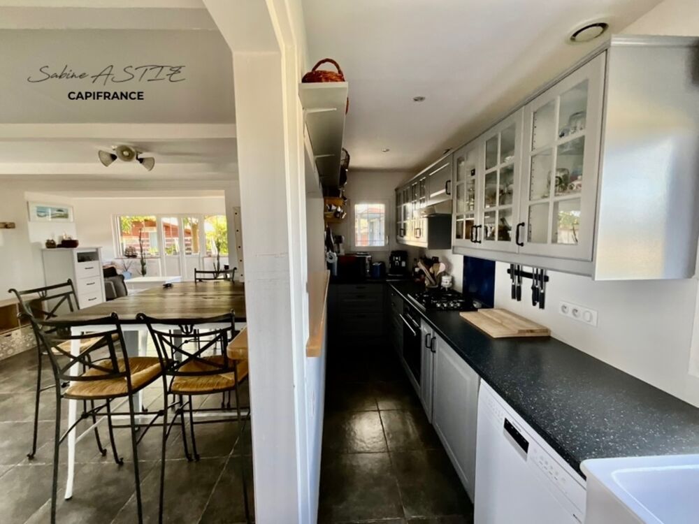 MONTCEAUX - Maison familiale de 136 m² environ - 3 chambres et espace indépendant climatisé - Terrain de 2 384 m²