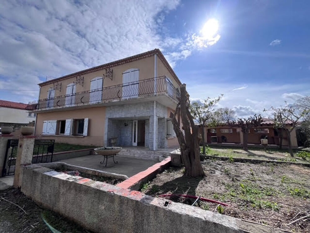 RARE !!!!! Grande maison familiale de 300 m² avec travaux sur un terrain de 1 000 m² avec terrain constructible de 600 m²