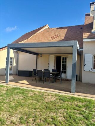 Vente Maison EN EXCLUSIVITÉ  Grande maison de 325 m² avec piscine, double garage et terrain de 4 784 m² La bazoge