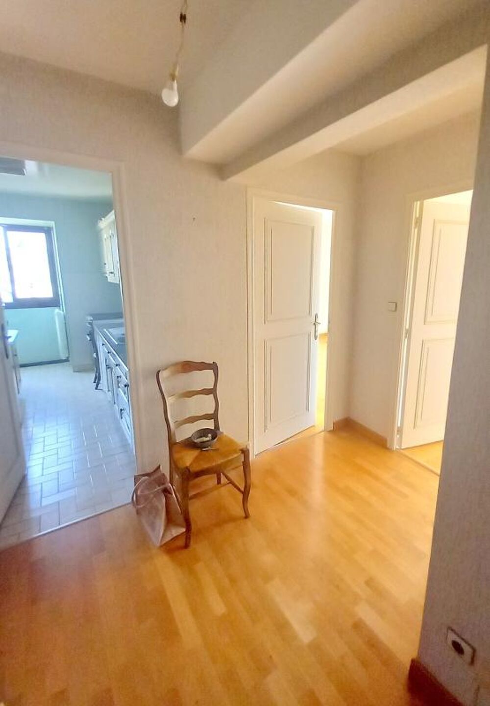 Appartement T4 lumineux de 80 m²  Plein centre-ville de Mayenne avec garage et cave