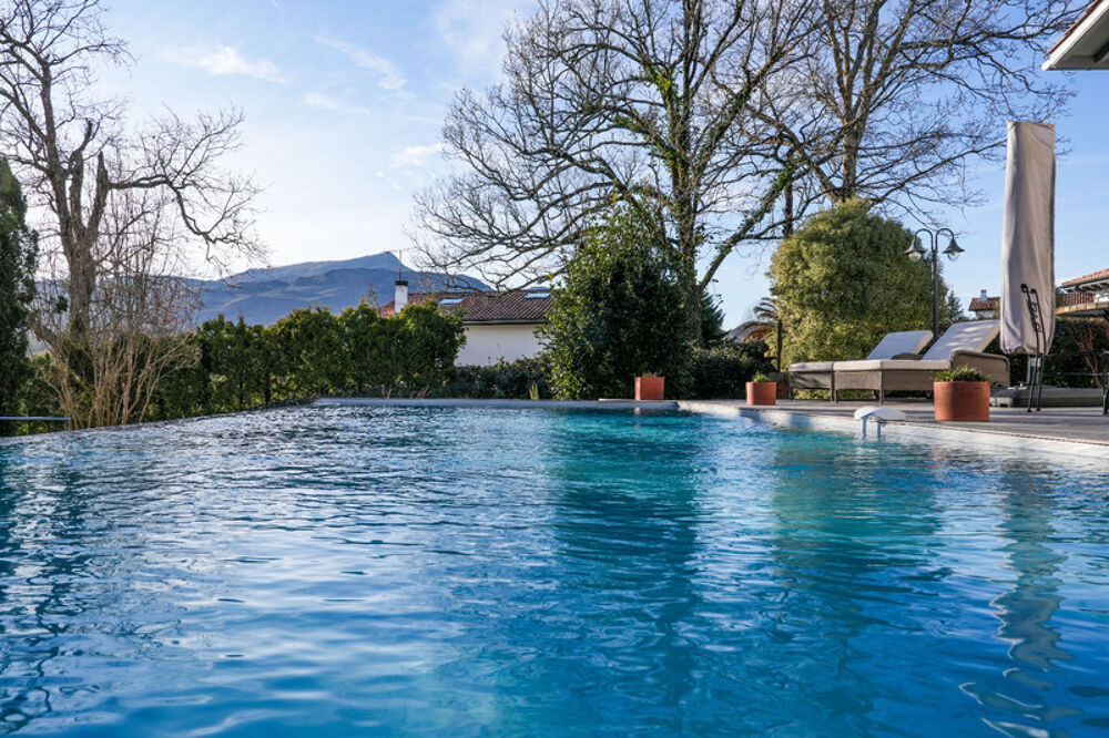 ASCAIN Superbe maison familiale rénovée avec vue montagne