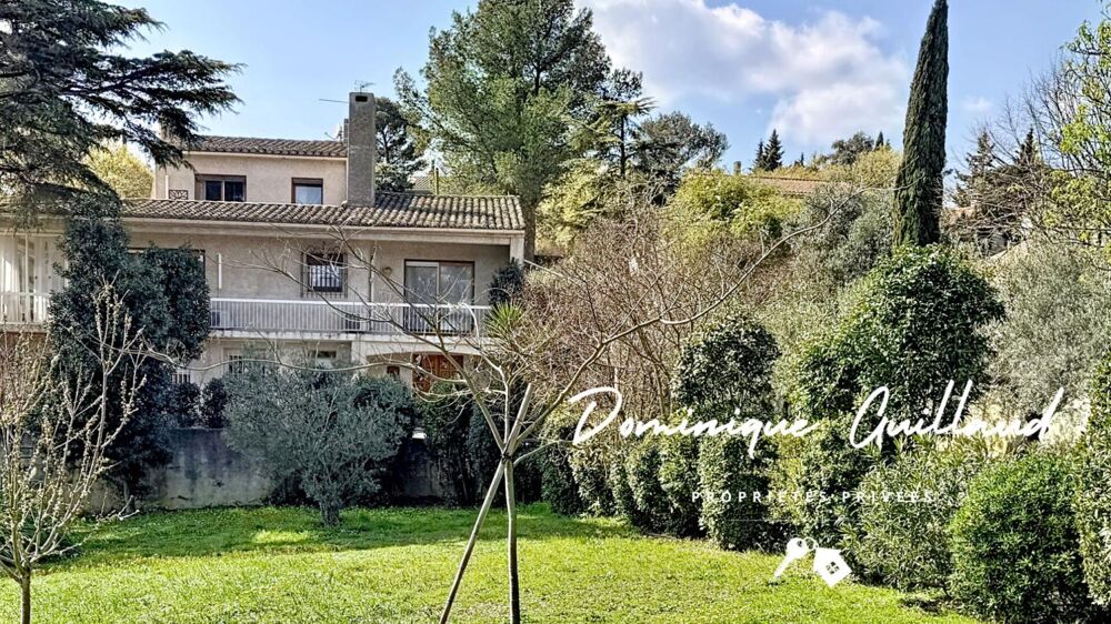 Nîmes-Villa 280 m² 7-pièces sur terrain de 3000 m²