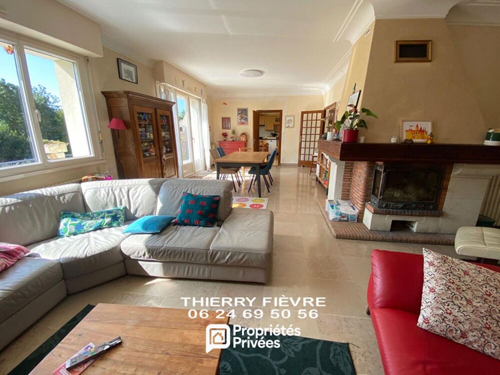 A VENDRE MONTREUIL BELLAY 49260 Maison de 151 m2 4 chambres sur terrain clos avec véranda cave