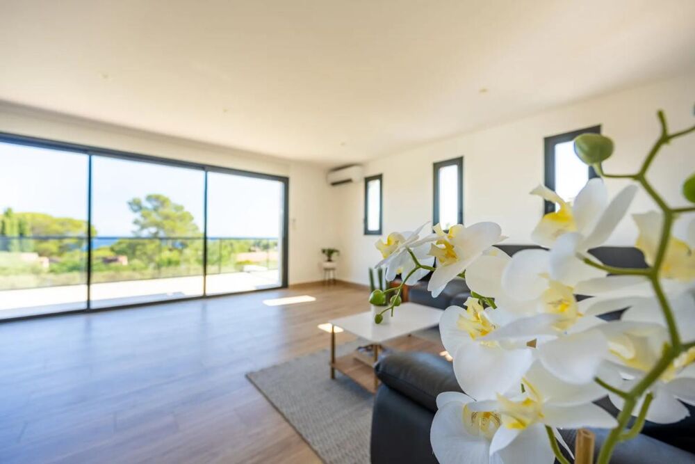Vente Villa Villa 6 pièces de 177 m² à Saint-Aygulf Frejus