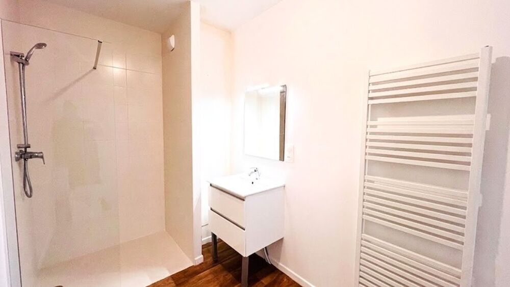 Dpt Finistère (29), à vendre QUIMPER appartement T2 dernier étage de 33 m² habitable - Box - Parking souterrain
