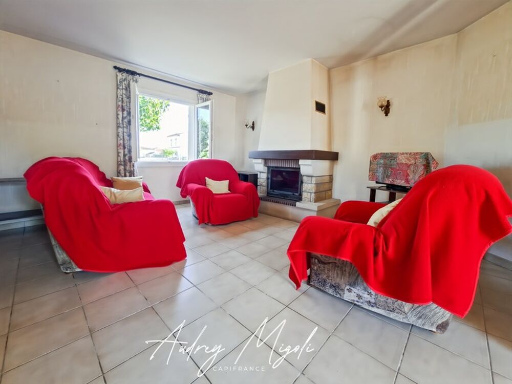 Maison de plain-pied de 90m², proche commerces, avec garage, terrain plat et clôturé