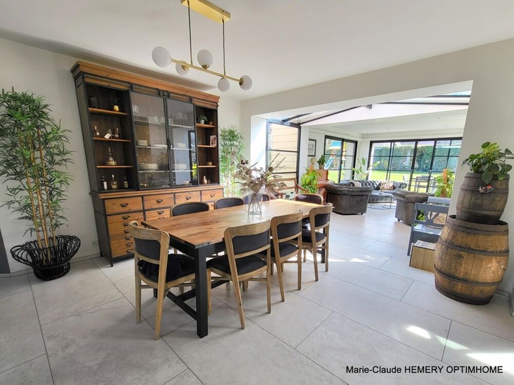 Vente Maison Dinard, Propriété rénovée de 252m² avec maison d'amis et deux garages sur jardin clos de 1700m² à l'abri des regards Dinard