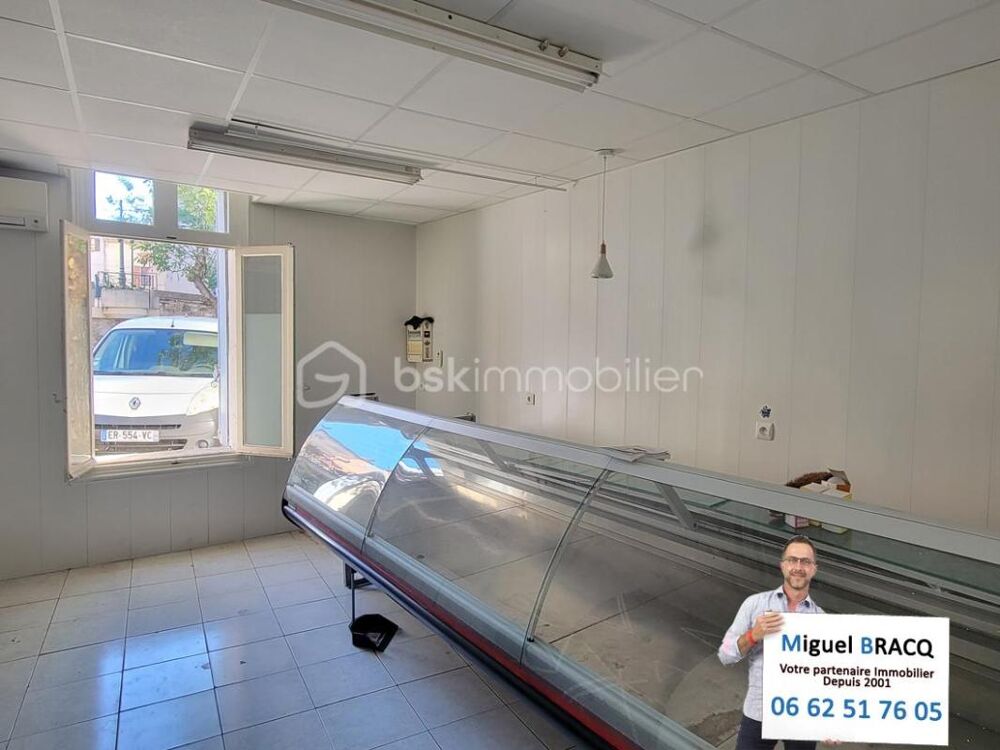 Au coeur de Nissan Lez Enserune Maison F5 avec local commercial donnant sur la place ! 34440