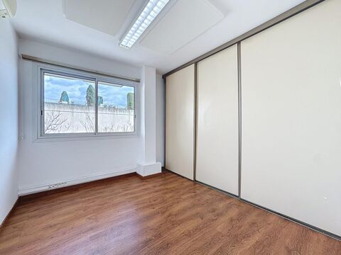  LOCAL PROFESSIONNEL OU COMMERCIAL 