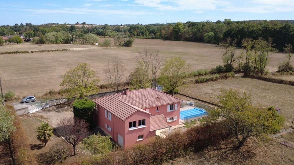 Vente Maison Maison 5 chambres, avec piscine et dépendances, sur un terrain de 4400 m² Diou