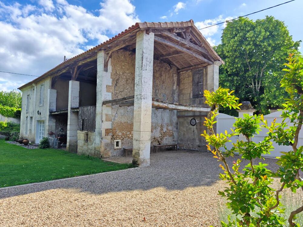 Vente Maison Très bel ensemble en pierre, maison d'habitation, gîte indépendant, granges, dépendances, piscine, parc clôt arboré Riberac
