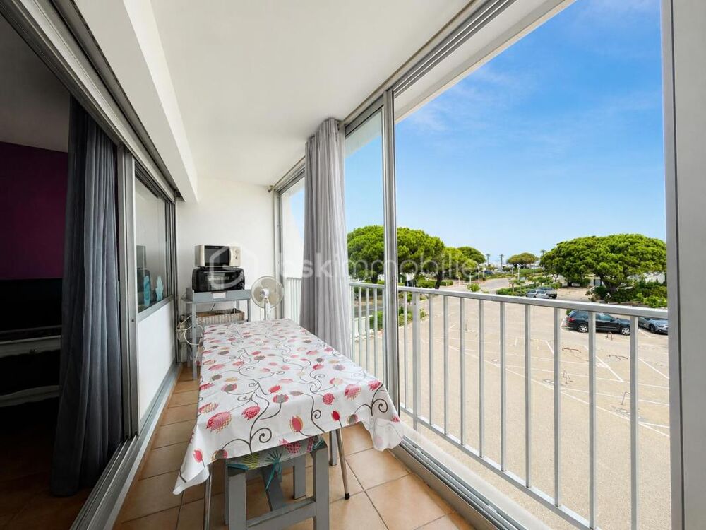 PORT CAMARGUE  PLAGE SUD  P2 CABINE AVEC PARKING ET CELLIER