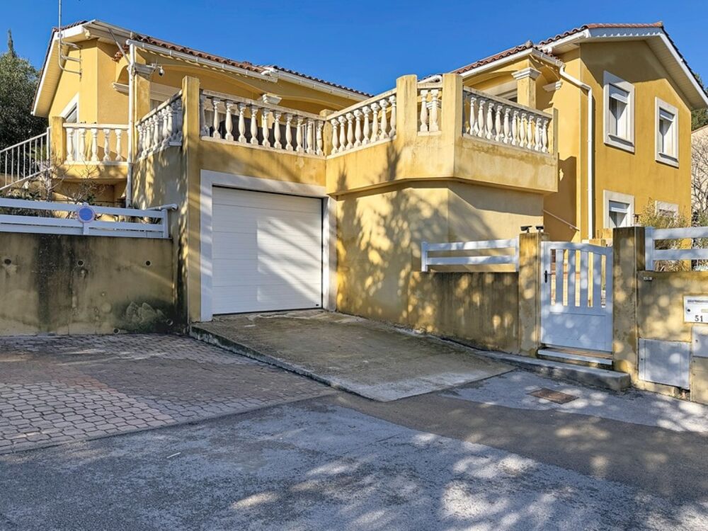 Vente Maison Maison à vendre 7 pièces 166 m2 JUVIGNAC (34) FONTCAUDE - Terrasse / Piscine - Double garage - Sous sol - Terrain clos Juvignac