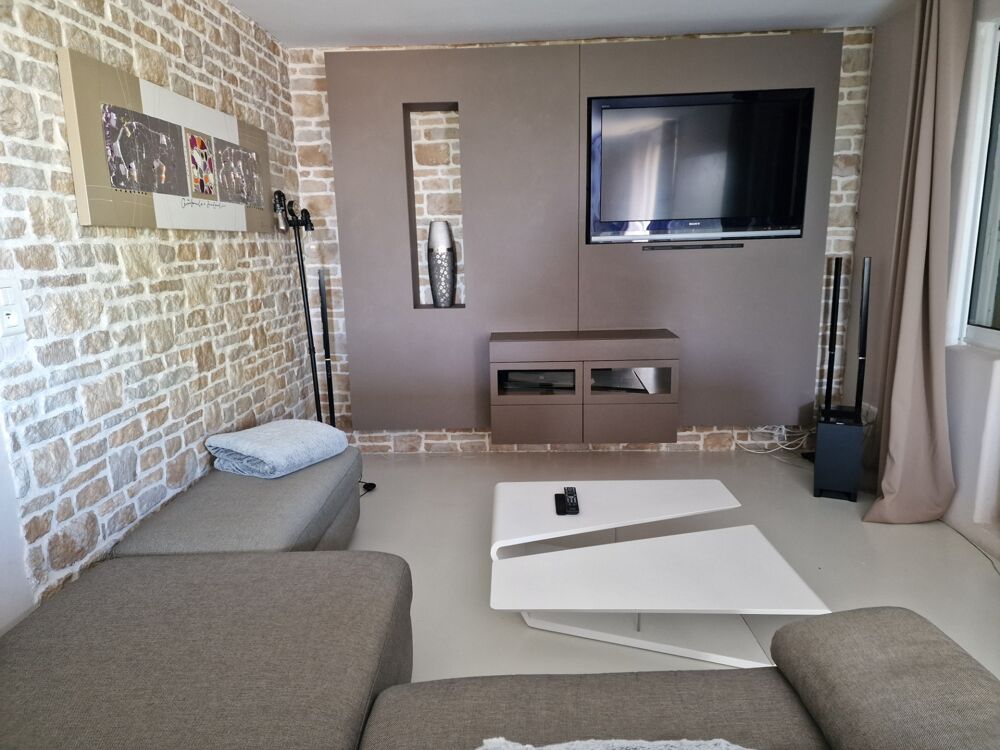 à vendre  Propriété/château Saignon (84400)