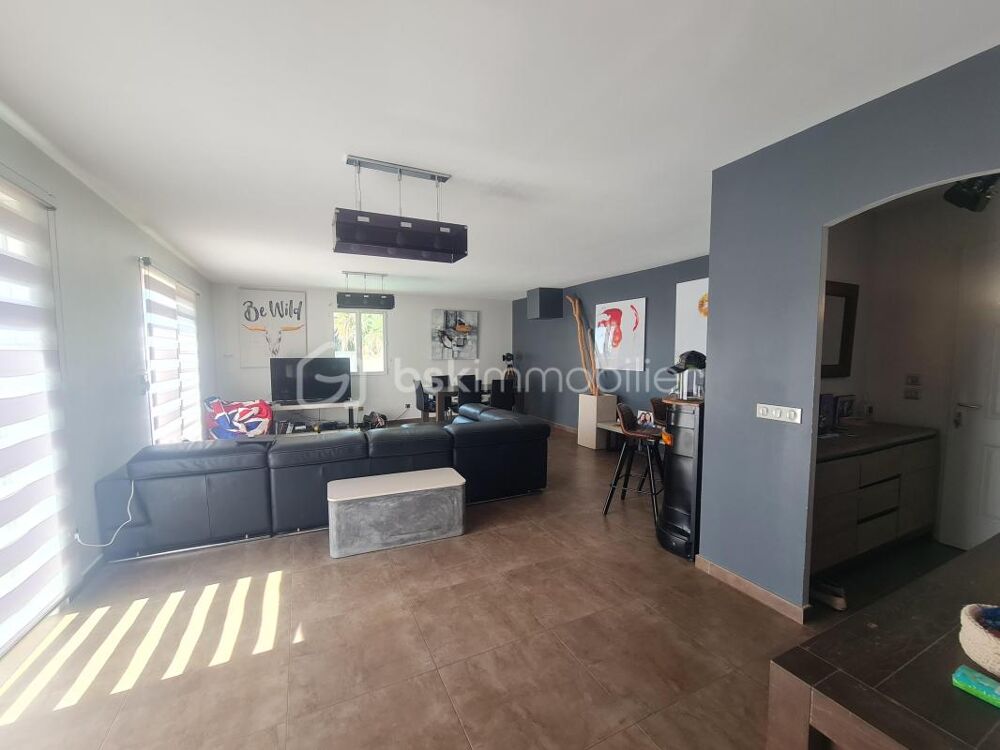 Vente Villa CARQUEIRANNE: VILLA T6 DE 130 M2 AVEC PISCINE VUE MER Carqueiranne