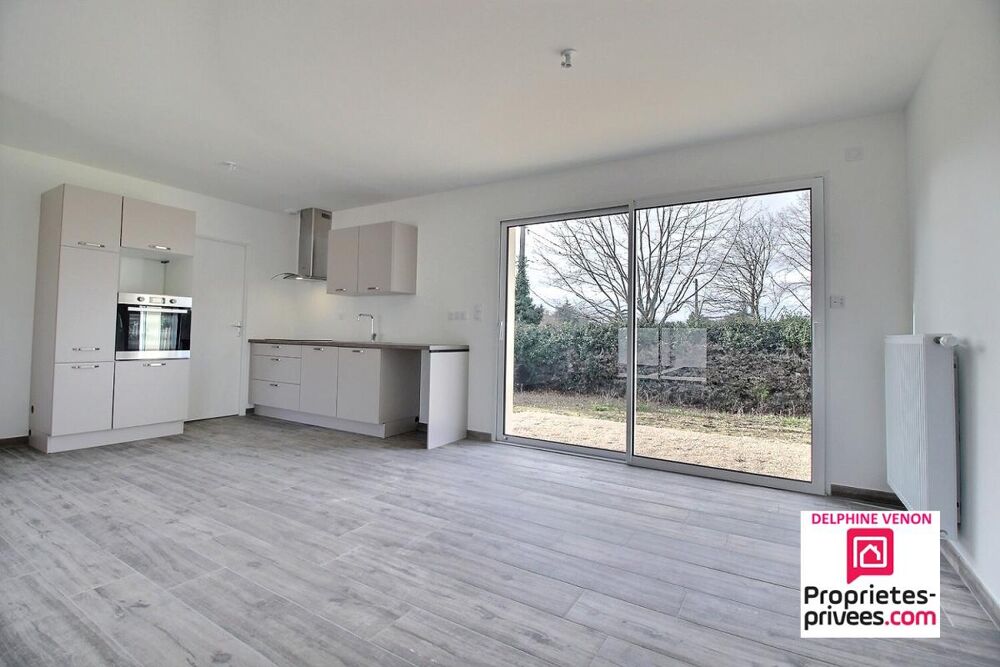Maison neuve de plain pied avec 3 chambres dans le centre bourg de Saint Martin D Abbat