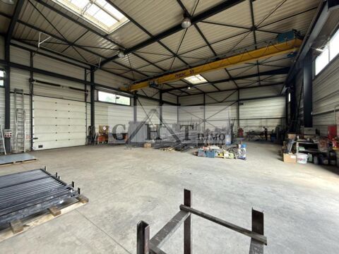   ENTREPOT 561M2 A LOUER SAINT PIERRE DU PERRAY 