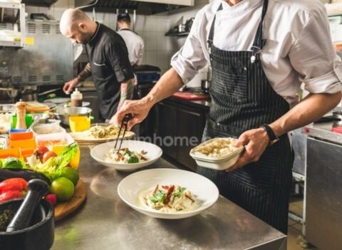 Murs et fonds de commerce d'un restaurant 1365000 13210 Saint remy de provence