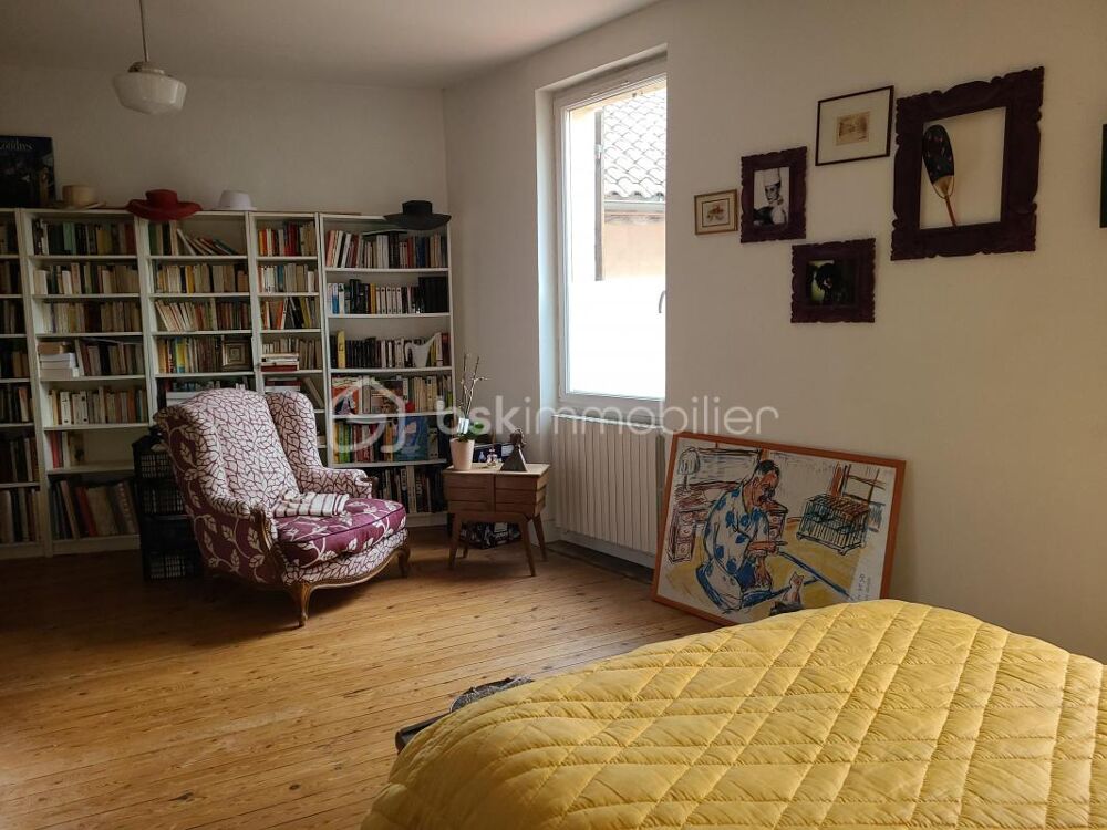 MARMANDE  Maison de ville de charme de 157 m² avec jardin et cave