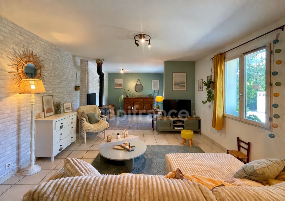 Maison à vendre 6 pièces LA GUERCHE SUR L'AUBOIS (18)