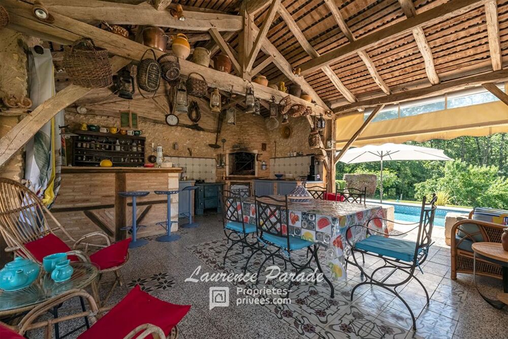 Vente Maison Chartreuse au coeur de 40 hectares, avec dépendances Beauronne