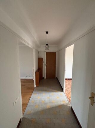  Appartement à louer 2 pièces 69 m²